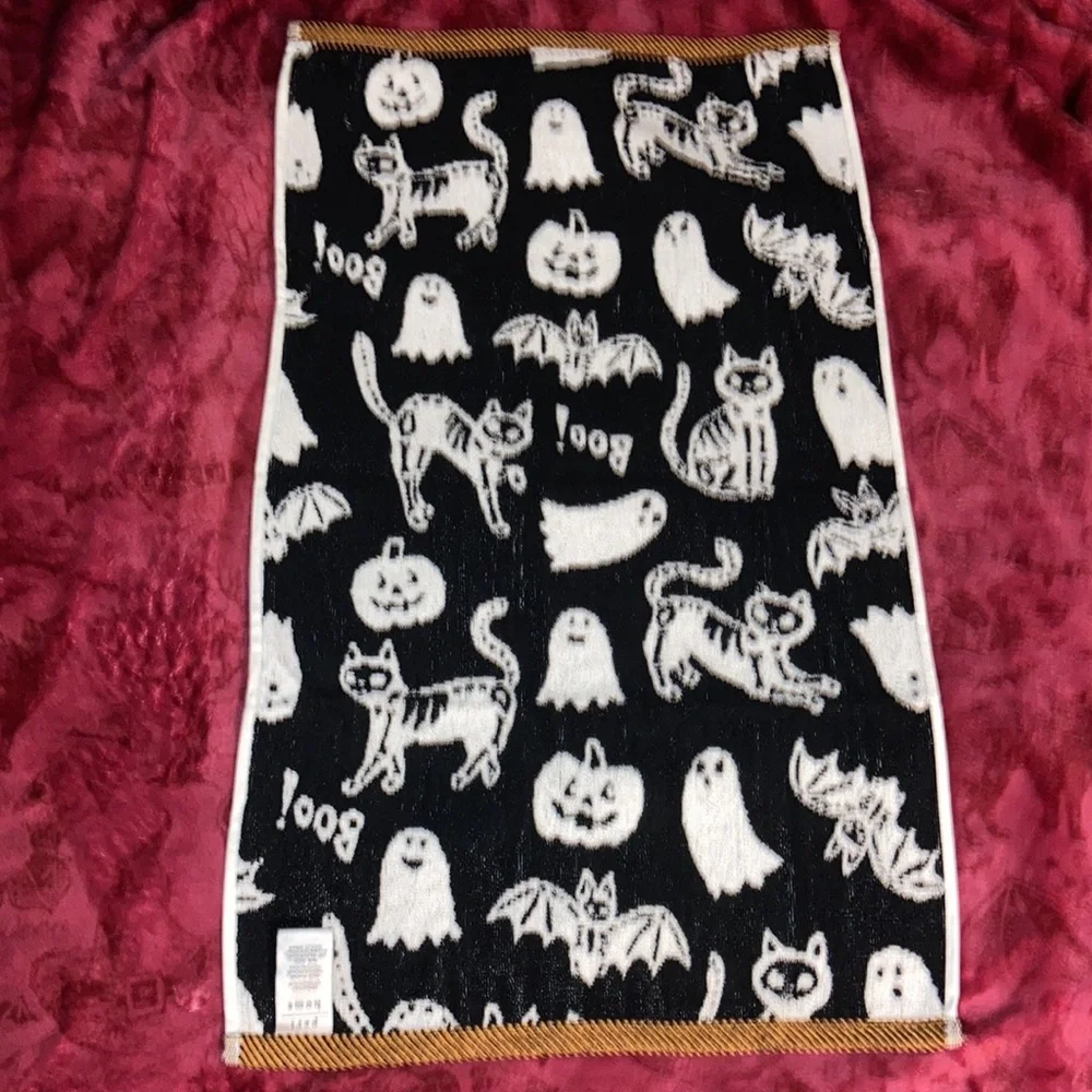 Halloween hand towel